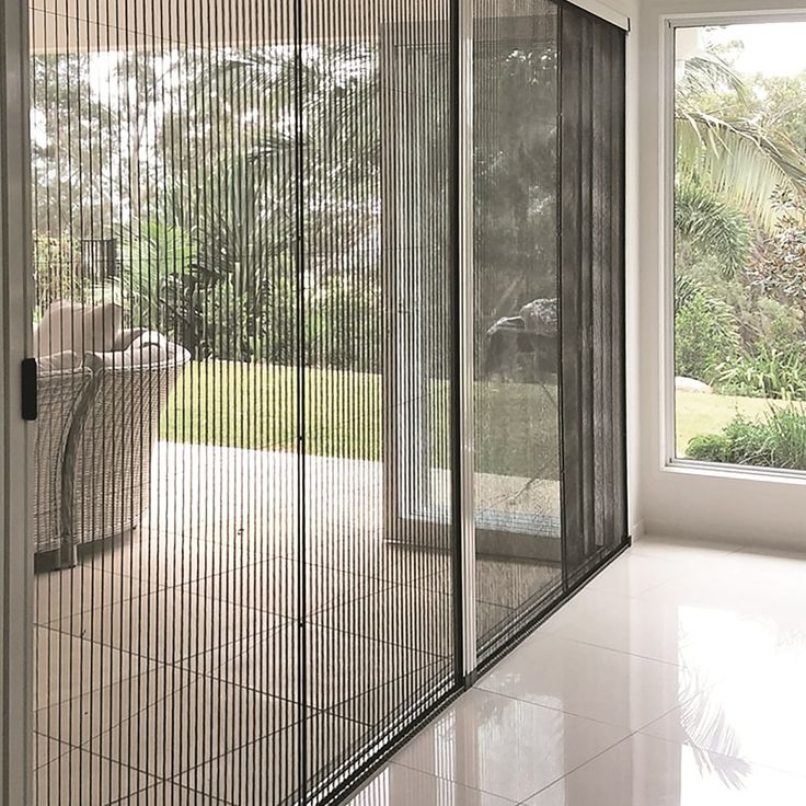 Mosquito mesh for doors