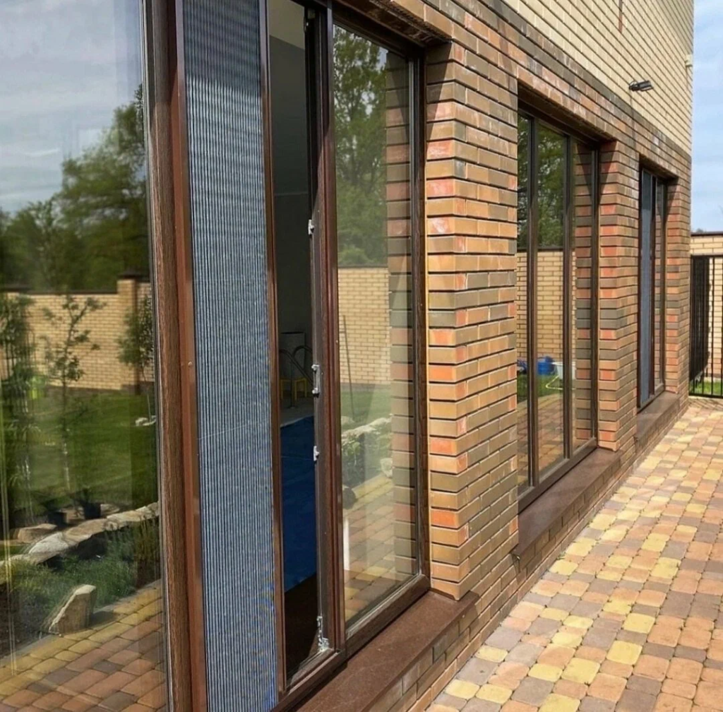 Pleated mosquito mesh for windows