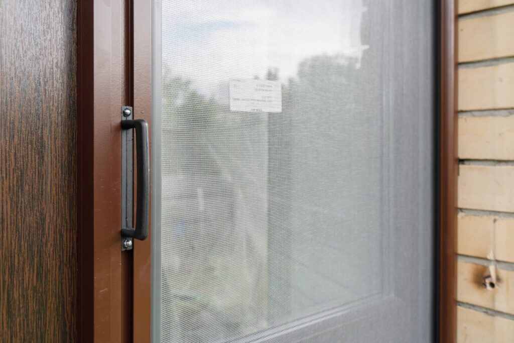 Roller mosquito screen